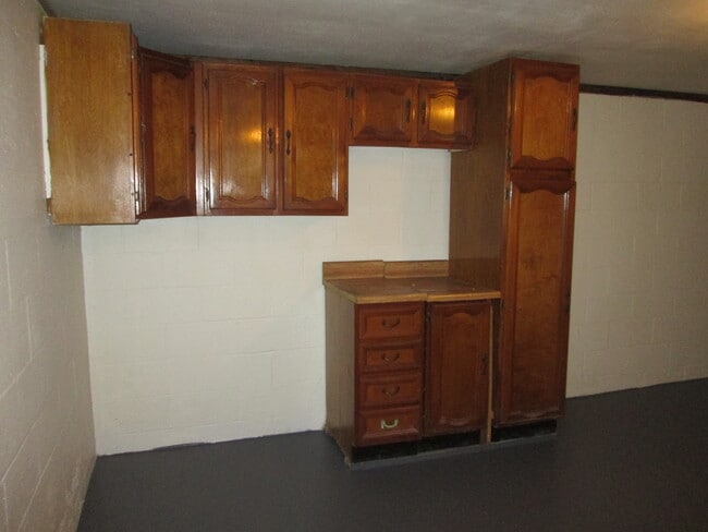 Building Photo - 597 Aurora Dr