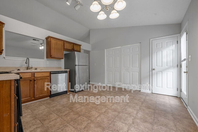 Building Photo - 660 Morgan Hills Dr