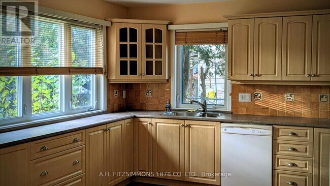 Photo du bâtiment - 6 Pattermead Crescent