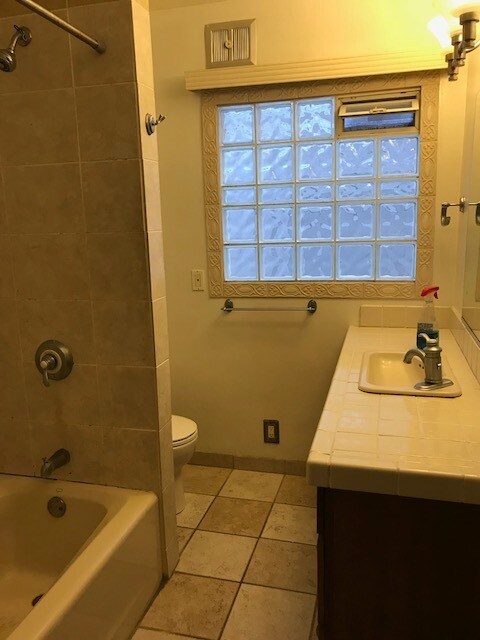 Foto del edificio - 2222 E 2nd St