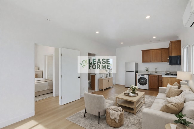 Building Photo - 8959 Hargis St