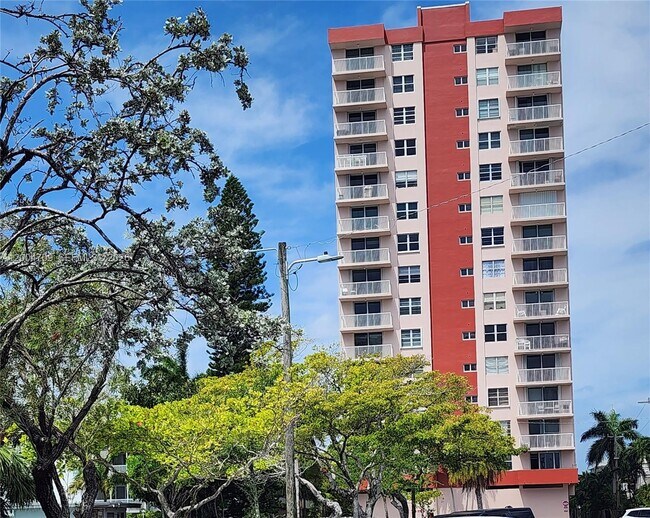 Foto del edificio - 3161 S Ocean Dr