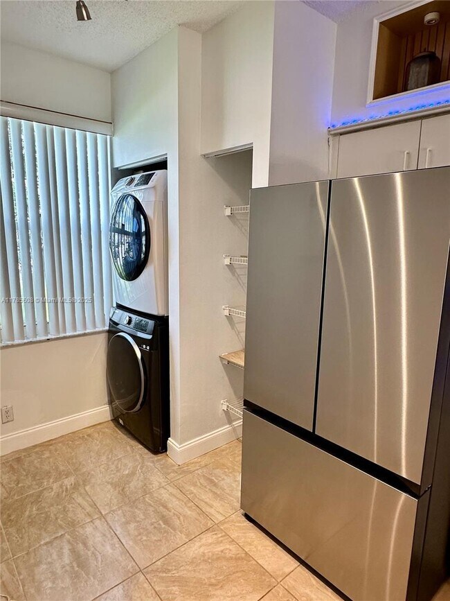 Foto del edificio - 2 bedroom in North miami FL 33179