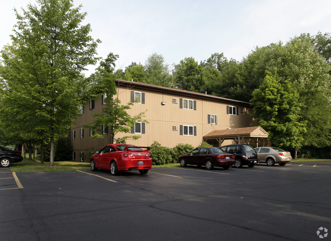 Primary Photo - Southwood Apartments