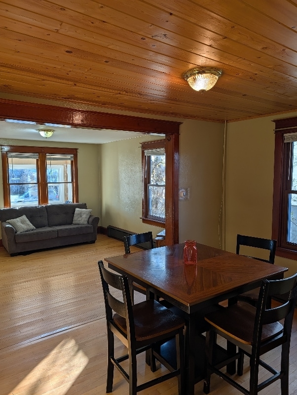 Building Photo - 1027 E Chapman St