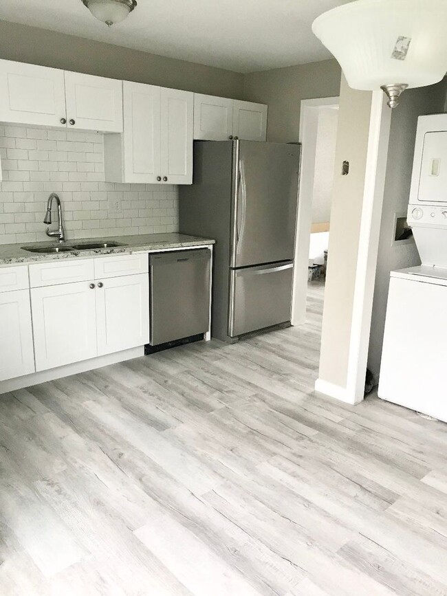 For Rent – Beautifully Remodeled 2-Bedroom... - For Rent – Beautifully Remodeled 2-Bedroom... Apartment