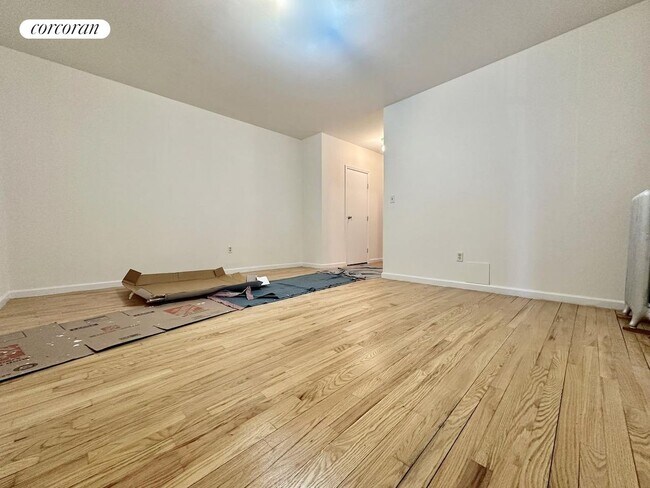 Foto del edificio - 577 Isham St
