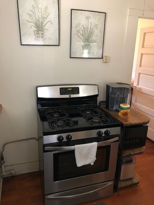 Foto del edificio - Jeffrey and Foothill Properties