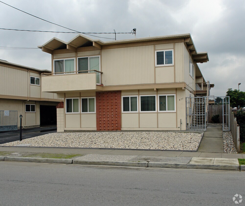 Primary Photo - 871 Commercial Ave