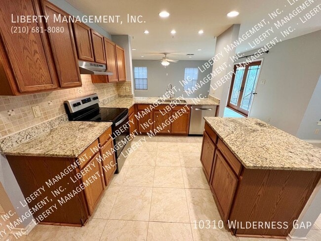 Building Photo - Absolutely beautiful 4 bedroom 3288 sq ft ...