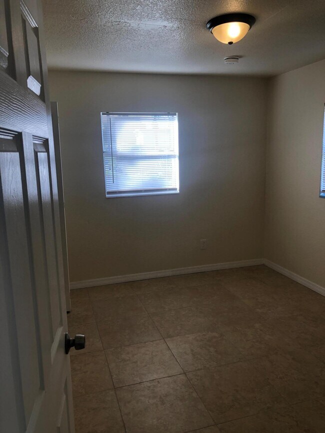 Foto del edificio - 708 N 14th St