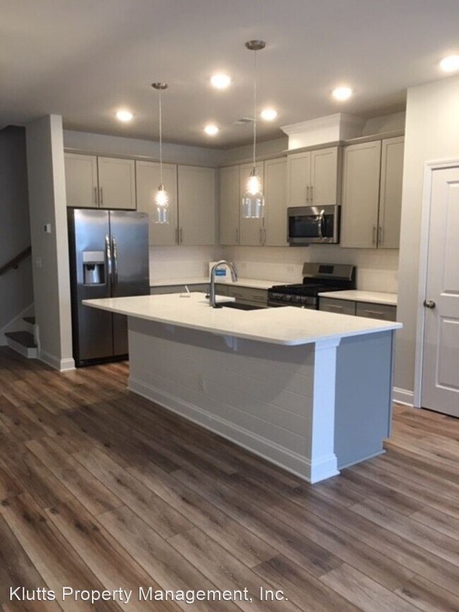 Building Photo - 3 br, 2.5 bath House - 913 Lyndon Station ...