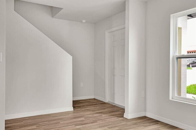 Building Photo - 5251 Roble Ave
