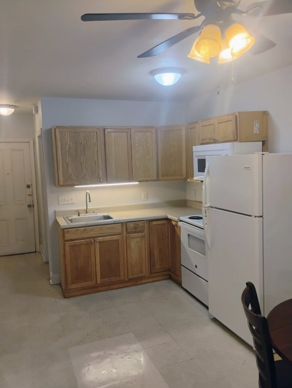 Foto del edificio - 720 W Market St