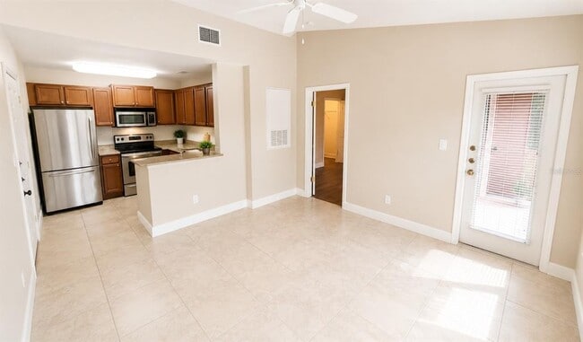 Building Photo - 4033 Crockers Lake Blvd