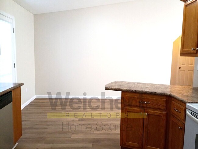 Building Photo - Charming 3-Bedroom Home with Spacious Yard...