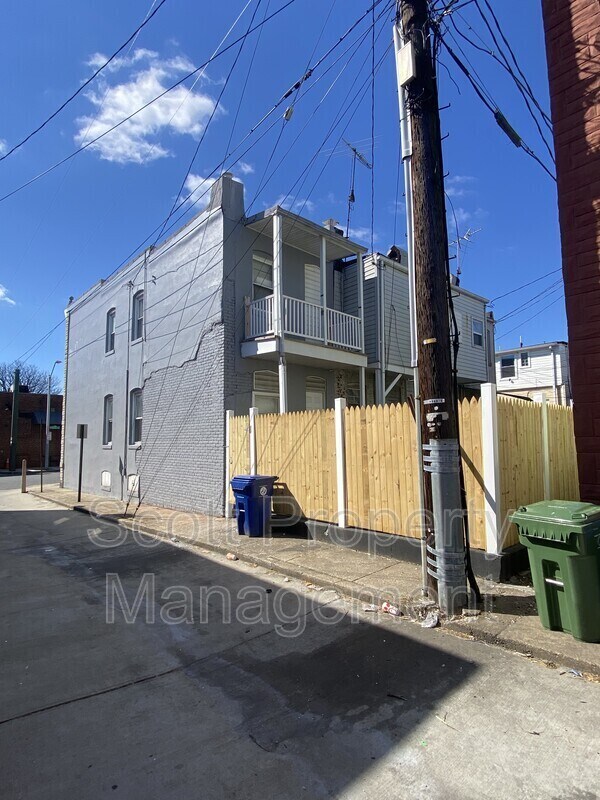 Foto del edificio - 3806 E Pratt St
