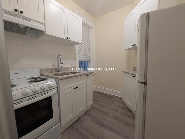 Building Photo - 29 Park Dr