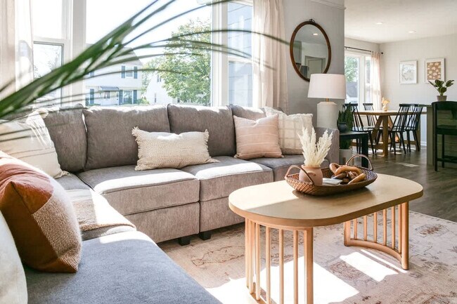 Foto del edificio - 7906 Lanyard Dr