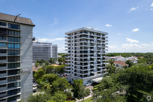 Building Photo - Granada Park Condominiums