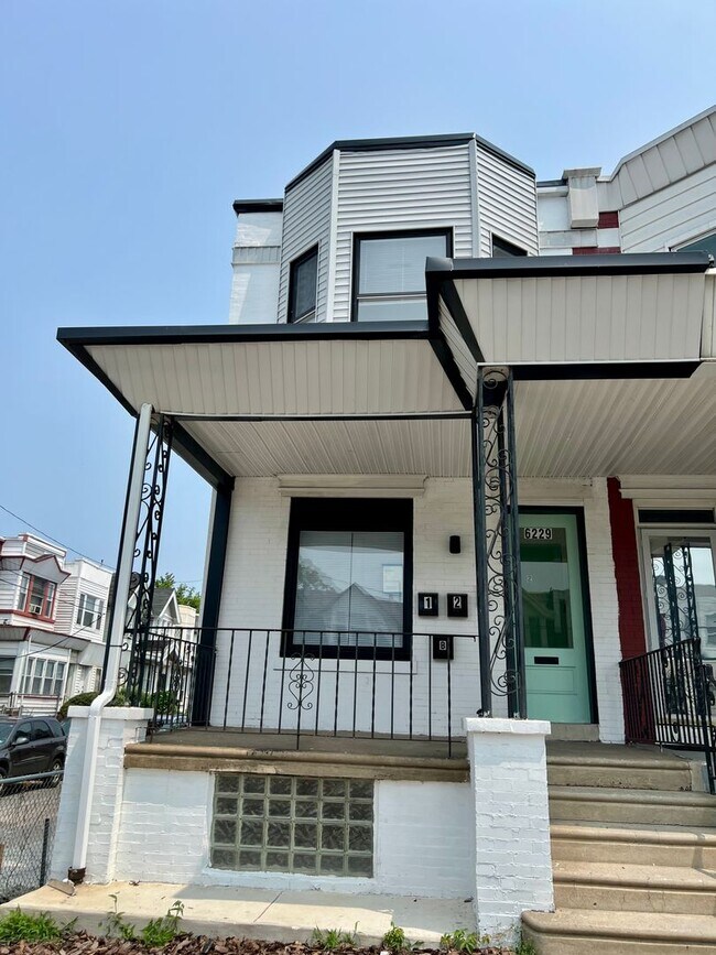 Foto del edificio - Newly Renovated 1-Bedroom Apartment! Avail...