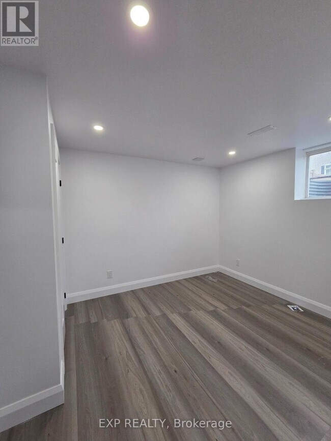 Building Photo - 180 Chenoa Way