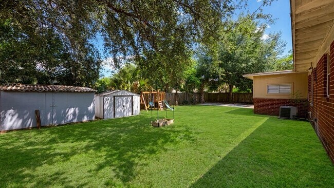 Foto del edificio - 3219 Fruitwood Ln