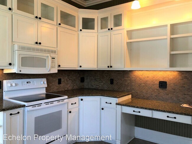 Building Photo - 3 br, 2 bath House - 705 S. Broadway