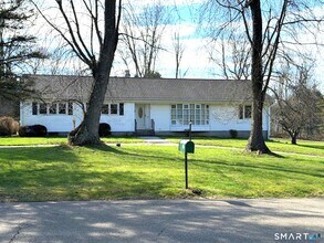 Building Photo - 16 Clearview Dr