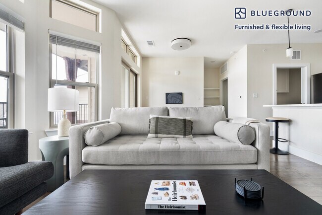 Foto del edificio - 1501 W Howard Ln