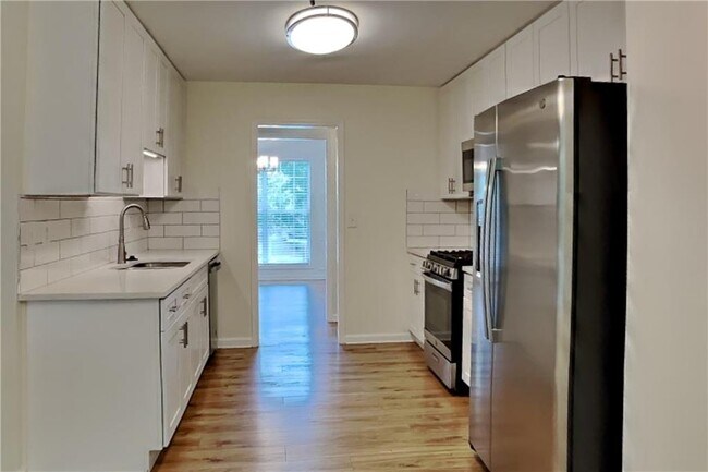 Building Photo - 530 Alcovy Springs Dr SE