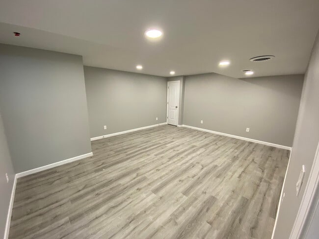 Building Photo - 3526 Dinsmore Castle Dr