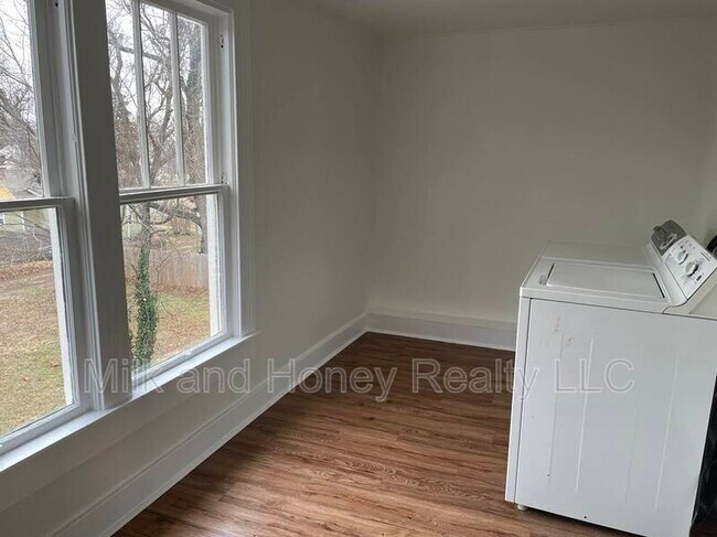 Foto del edificio - 509 E Harrison Ave