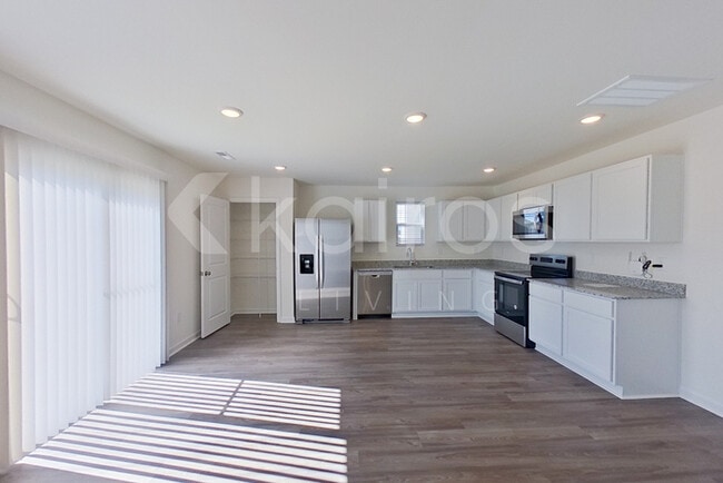 Building Photo - 7021 Peppermill Way