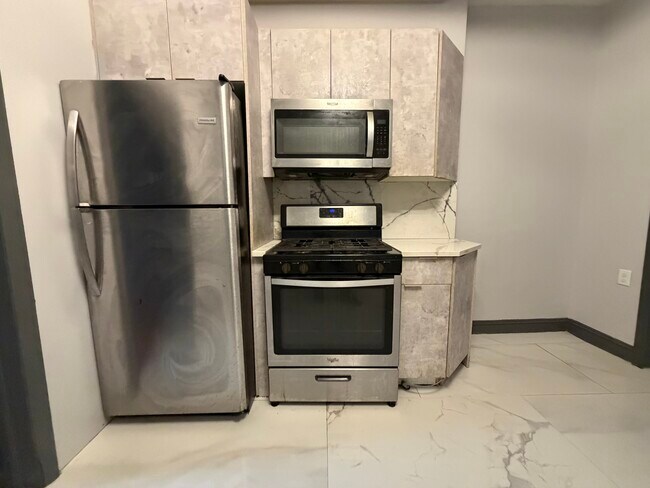 68 Clifton Pl 1L - 72 Clifton Pl