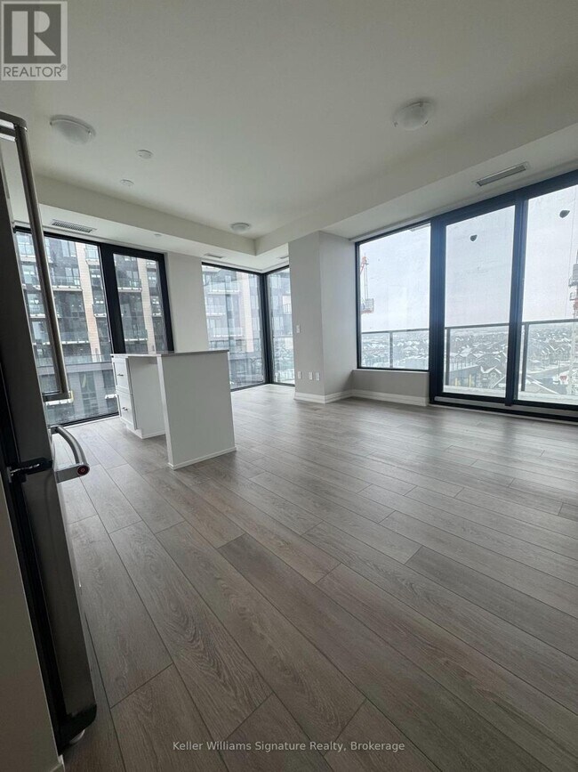 Photo du bâtiment - 1415-1415 Dundas St E