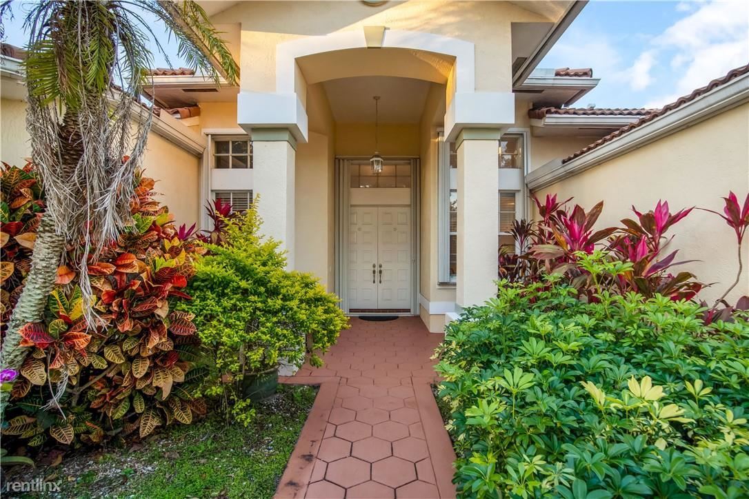 Primary Photo - 5 br, 3 bath House - 10943 NW 18th Pl