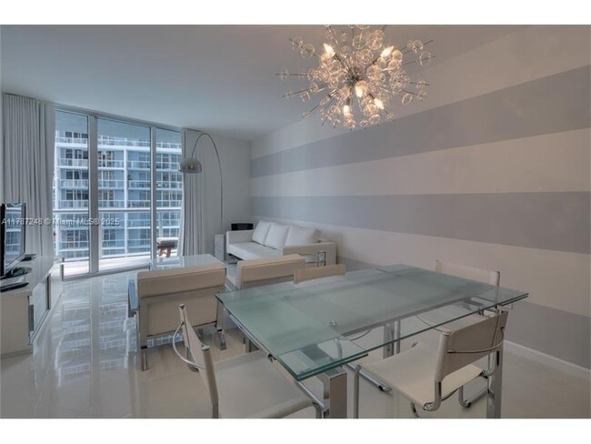 Building Photo - 475 Brickell Ave