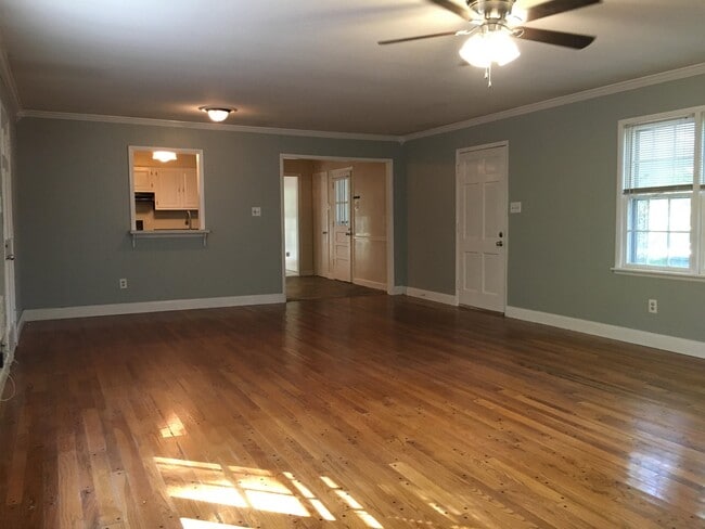 Building Photo - 4197 Woodcrest Dr