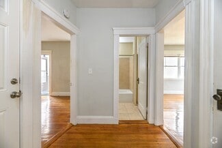 Building Photo - 473 Broadway