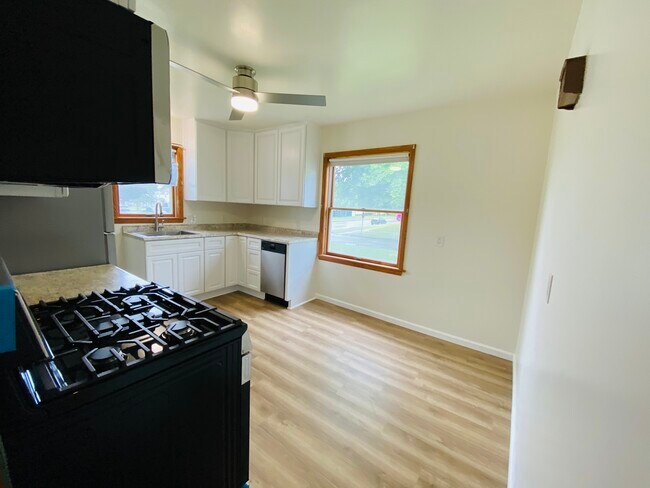 Foto del edificio - 2204 E Lawn Pkwy