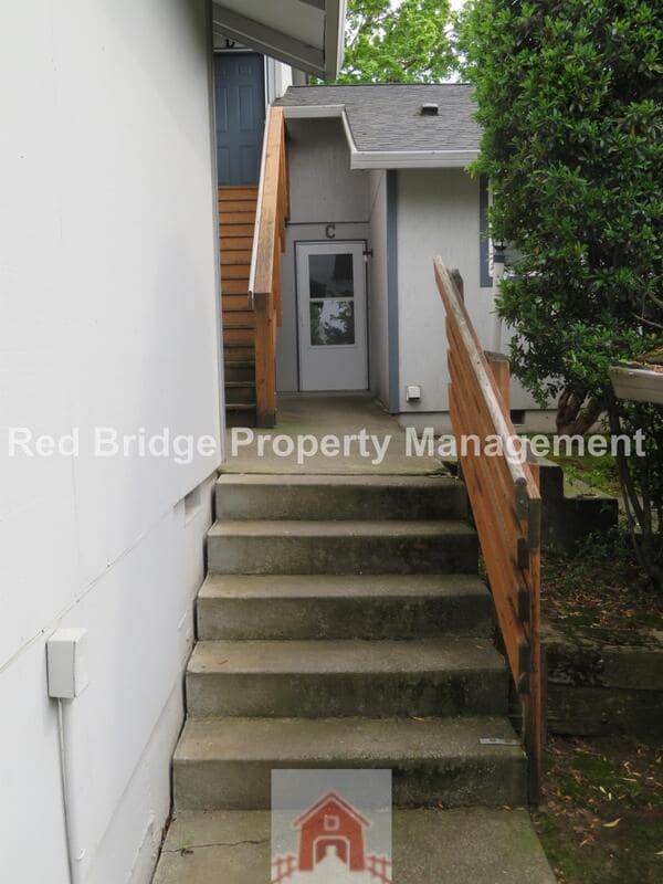 Building Photo - 12270 SW Gingham Ln