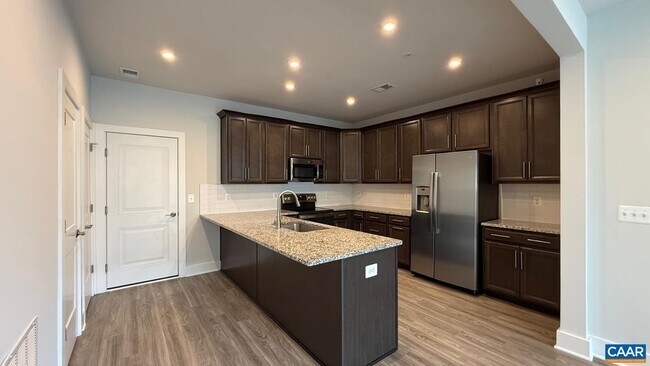 Building Photo - 608 Noush Ct