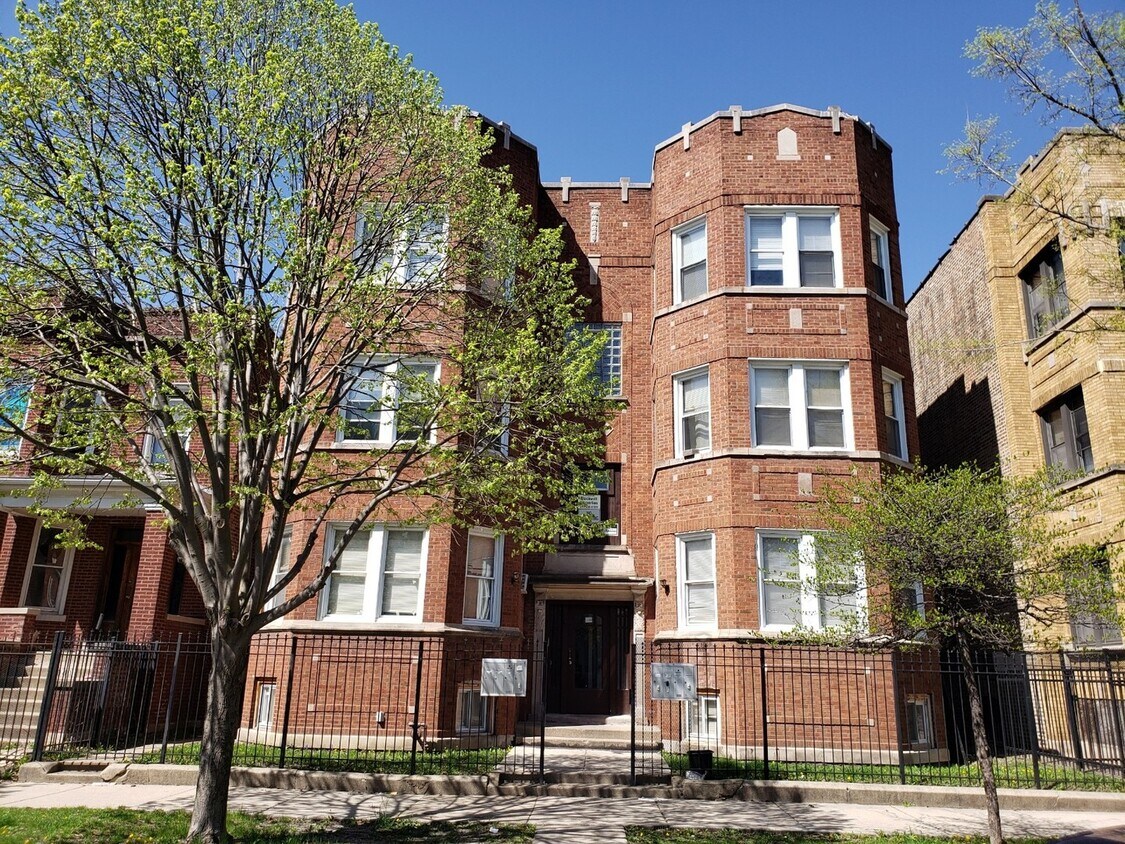Foto principal - 7936 S Carpenter St