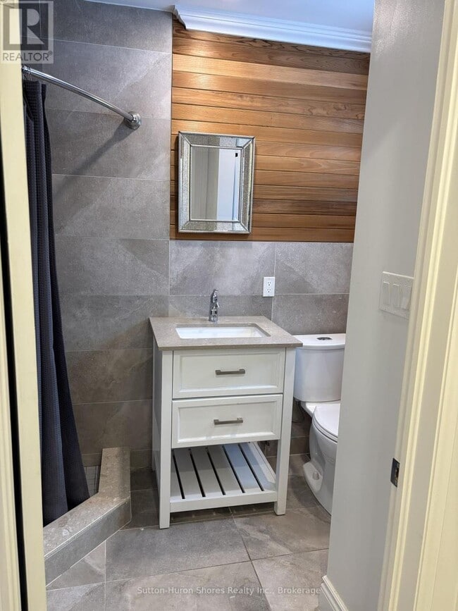 Photo du bâtiment - 60 Grenville St N