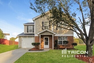 Building Photo - 2045 Sunset Village Dr