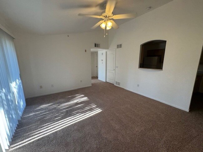 Building Photo - Silver Creek Condo- 2 Bedroom 2 Bath