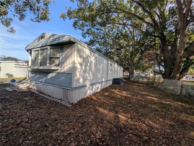 Foto del edificio - 5535 Bethany Loop