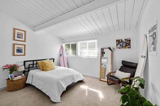 Foto del edificio - Serene yard tucked in the canyon!