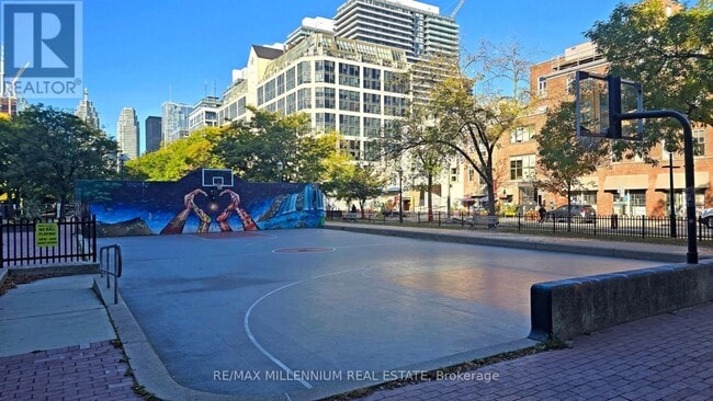 Building Photo - 222 The Esplanade